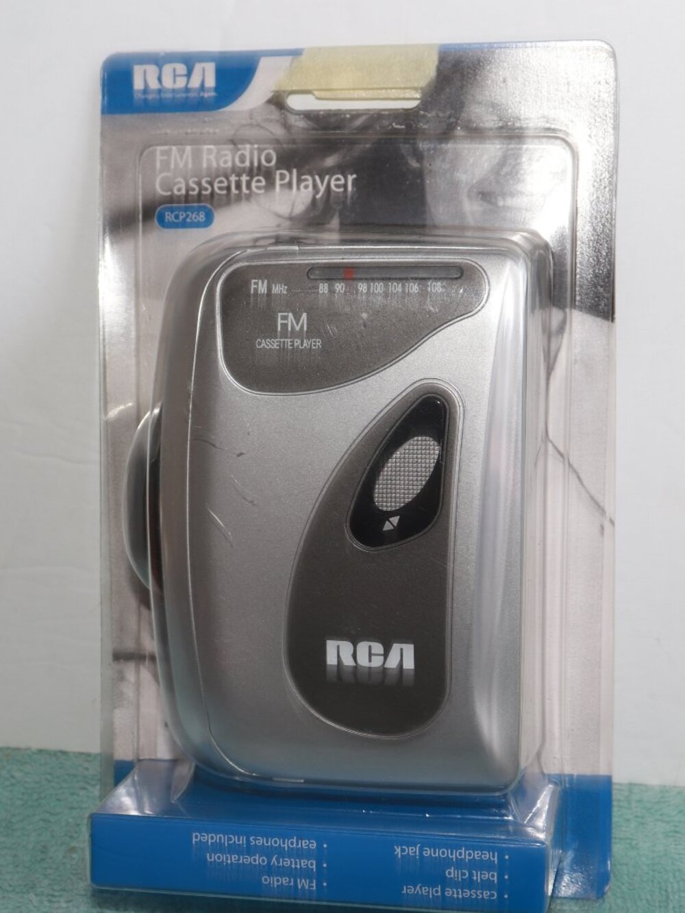 RCA FM Radio Cassette Player Portable With Earphones Belt Clip RCP268 NEW
